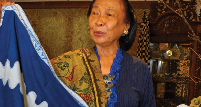 Aktif di PPBI Sekar Jagad, ia lestarikan batik lewat produksi batik indigo pewarna alami. Karyanya hadir di Galeri Batik Jawa Jakarta.