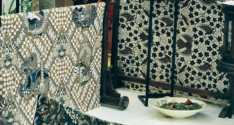 Melestarikan Batik