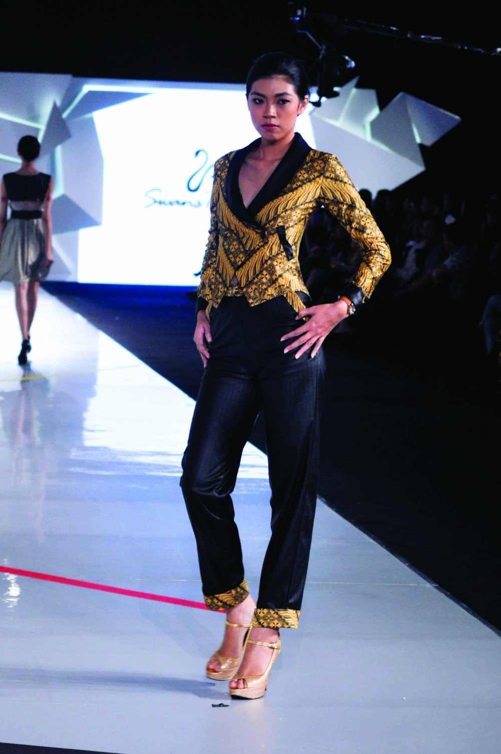 Batik Fashion - Baju Batik Wanita Swan Twenty