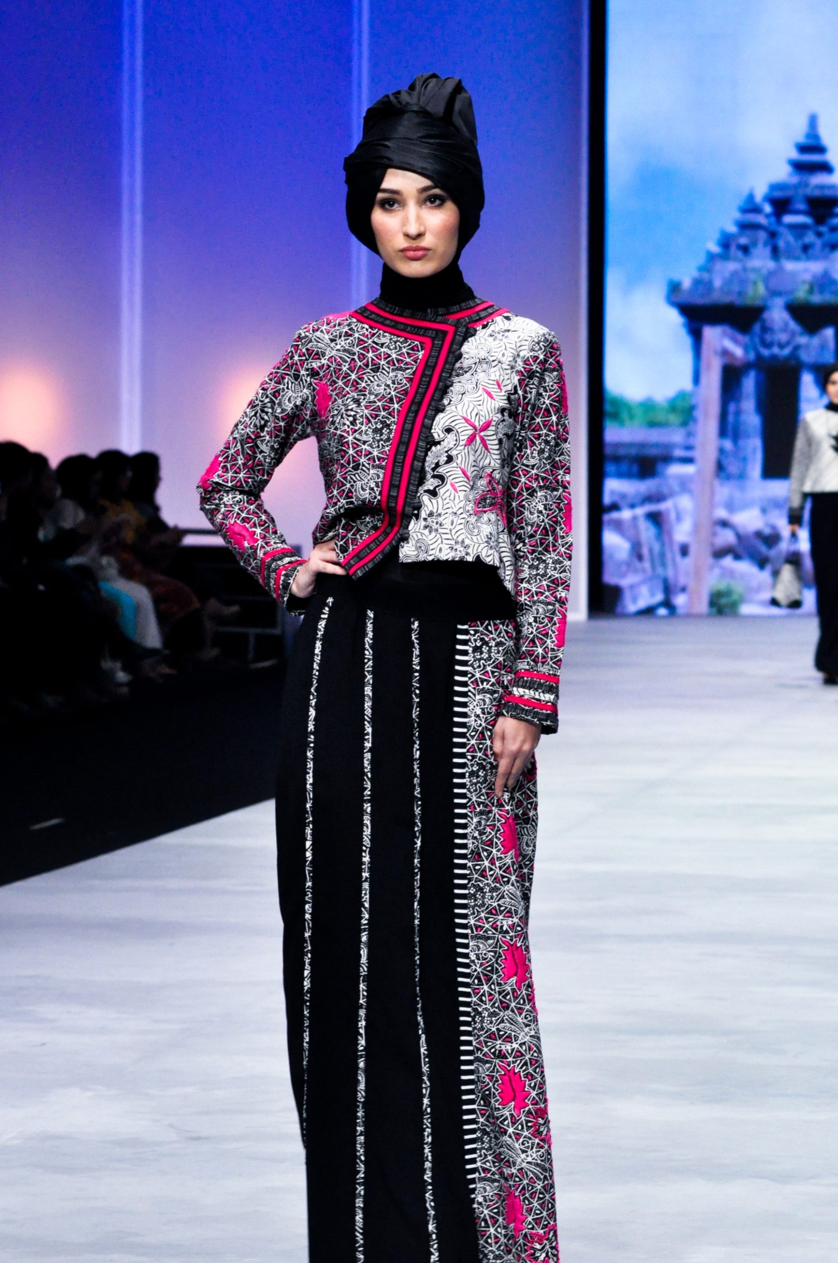 kain batik tuti adib