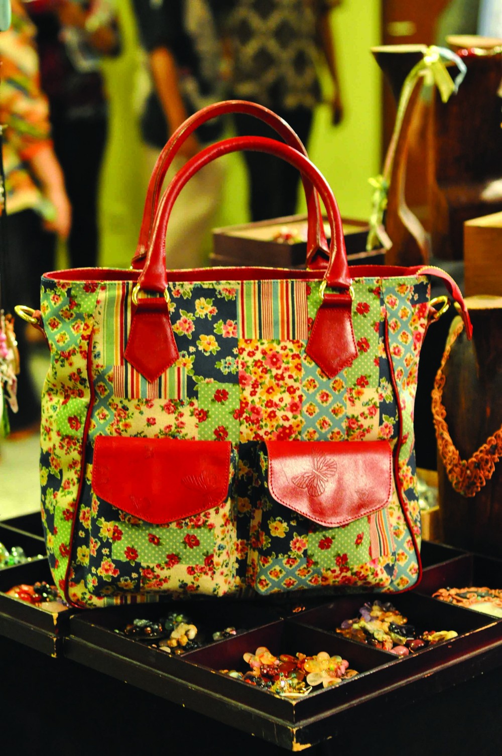 jewerly & bag beads n design