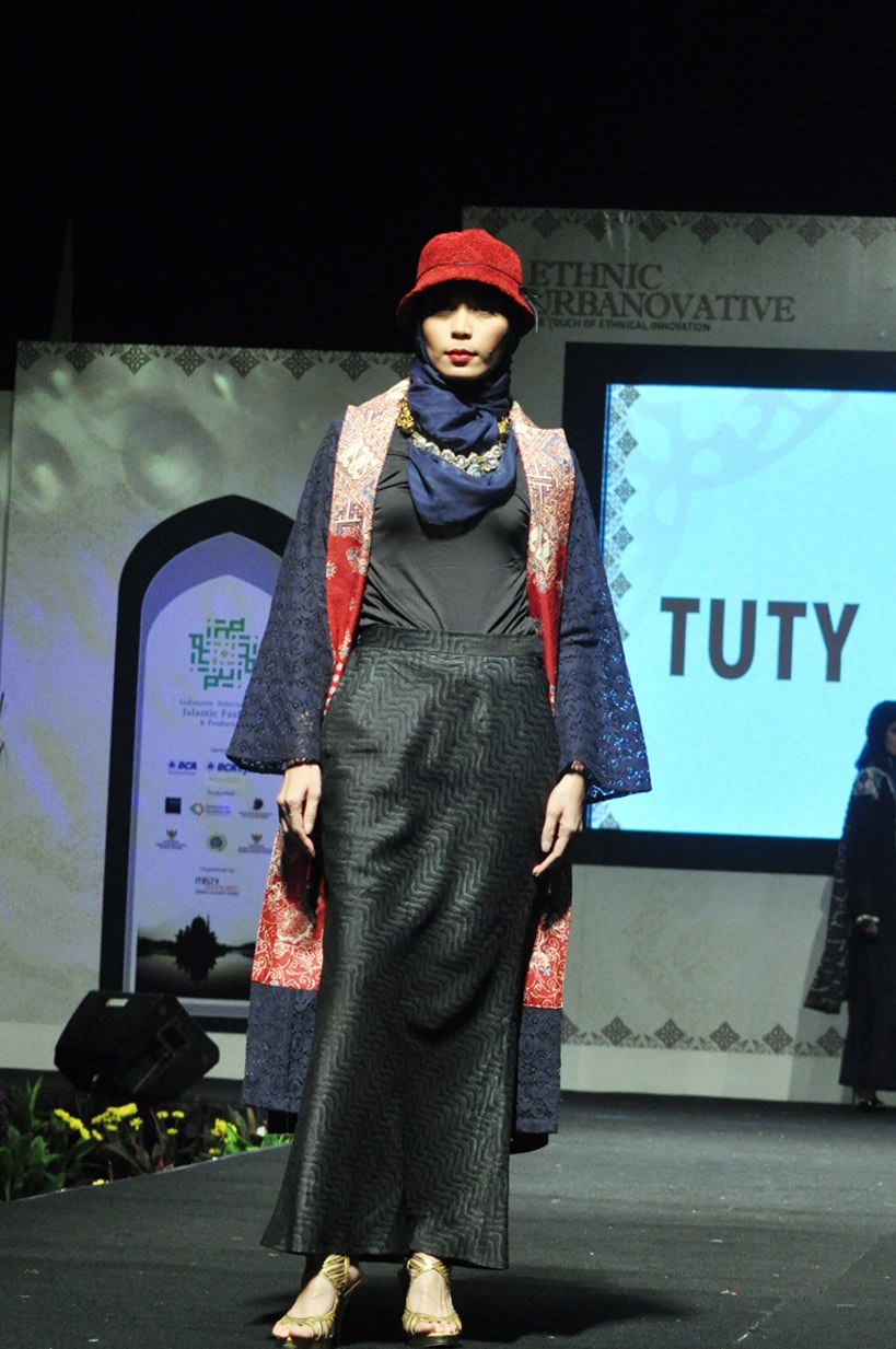busana batik muslim