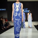Batik Fashion - Model Baju Batik Indigo Ala Handy Hartono