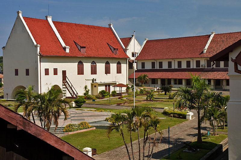 benteng fort rotterdam