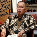 Iwan Tirta merupakan maestro batik yang dinobatkan secara legitimasi kolektif atas karya-karya spektakulernya.