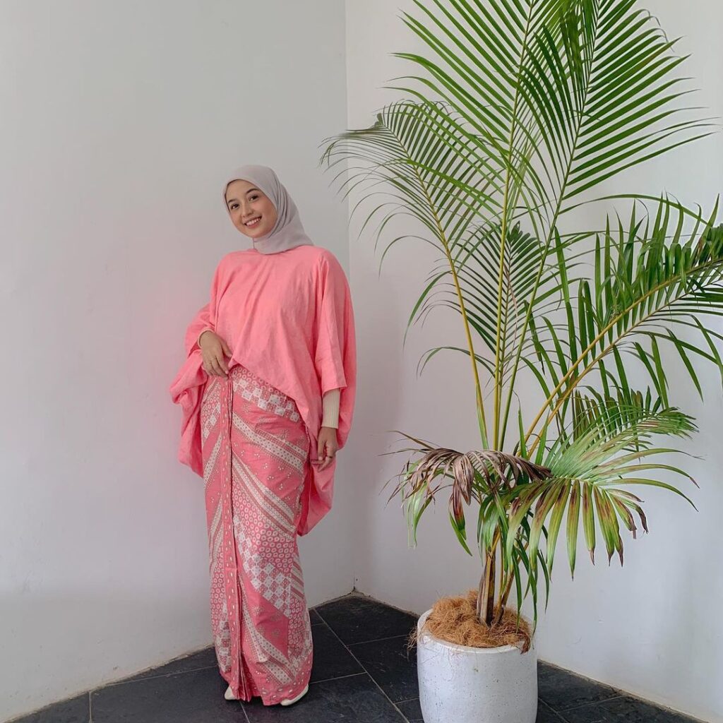 ilustrasi padu padan batik