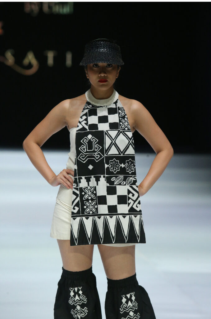 Batik Siger di Indonesia Fashion Week 2023