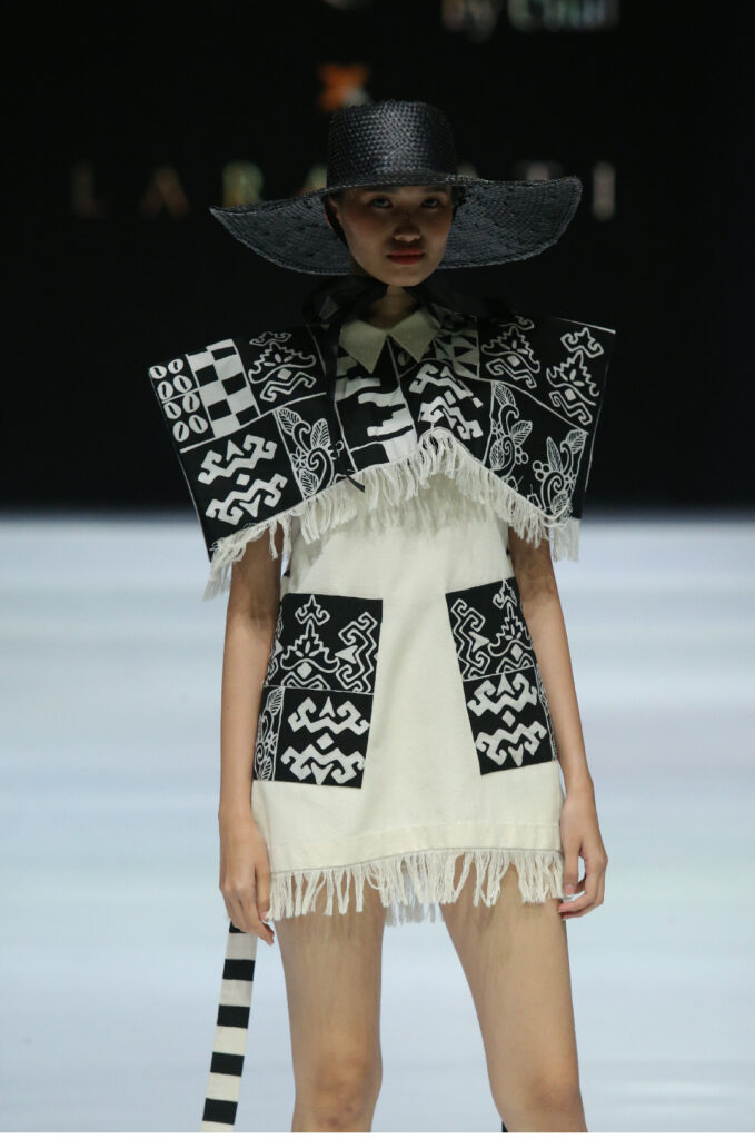 Batik Siger di Indonesia Fashion Week 2023