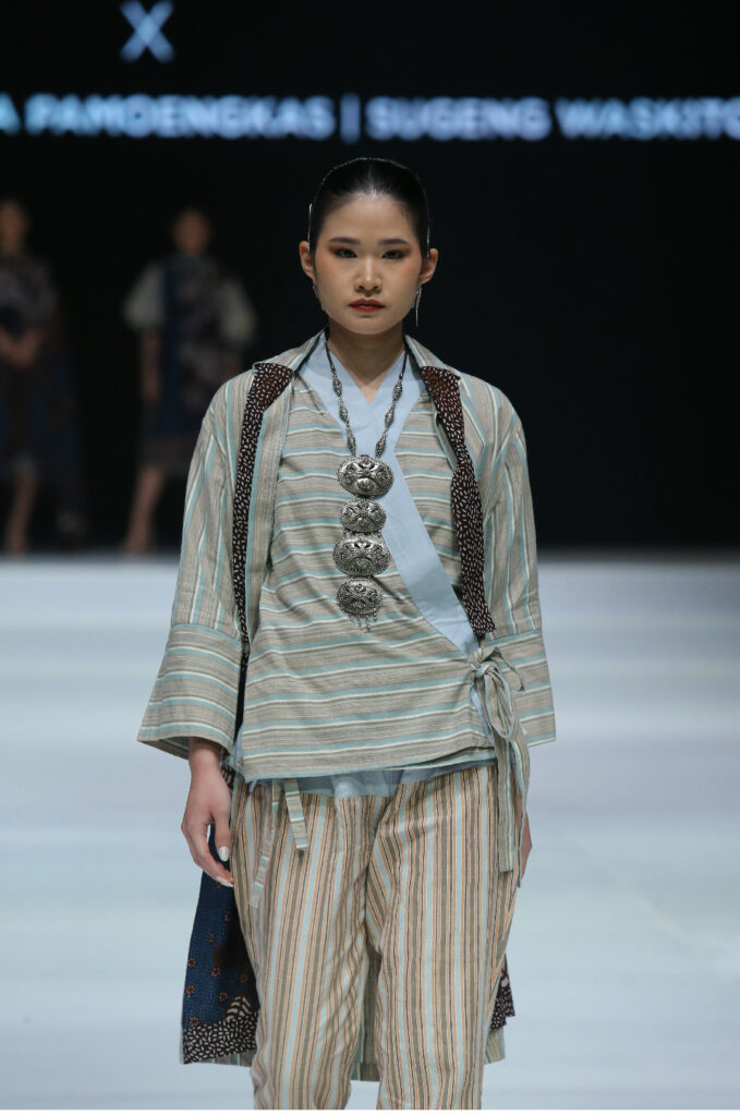 Batik Fashion Dewi Dee Je