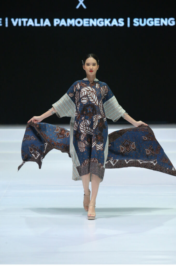 Batik Fashion Dewi Dee Je