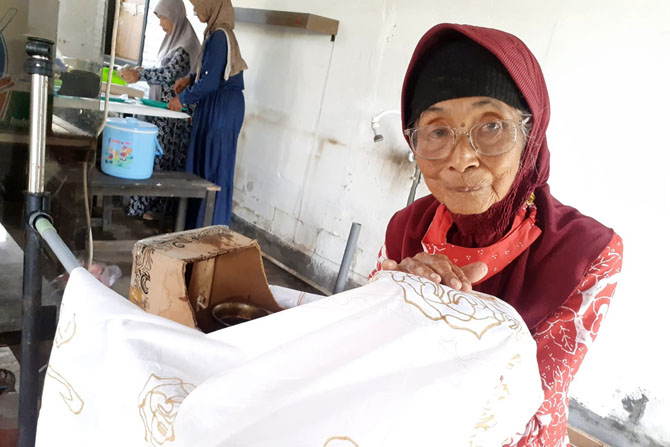 Kisah Tati Soephihajarniwati Perkenalkan Batik Singosaren ke Dunia