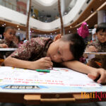 Peserta Lomba Mewarnai Motif Batik Bekasi