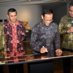 Menteri Pendidikan, Kebudayaan, Riset, dan Teknologi (Mendikbudristek), Nadiem Anwar Makarim, meresmikan Museum Batik Indonesia di Taman Mini Indonesia Indah