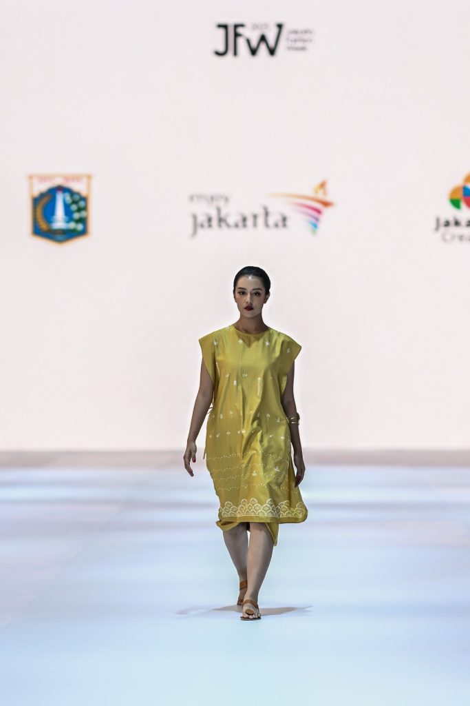 Opening Parade Kain Nusantara JFW 2025