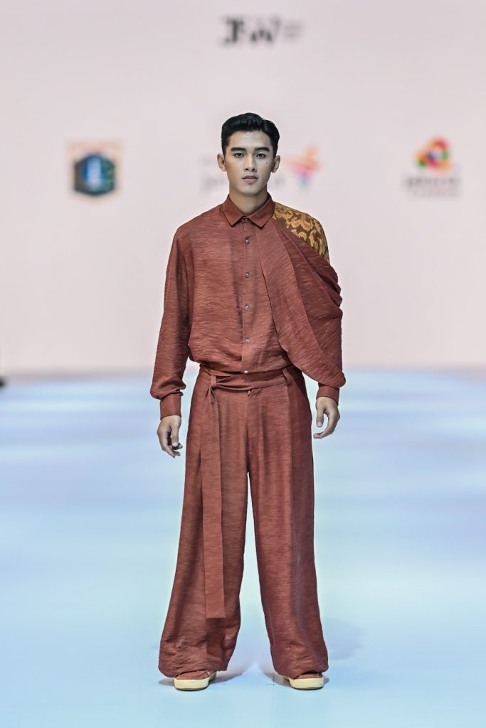 Opening Parade Kain Nusantara JFW 2025