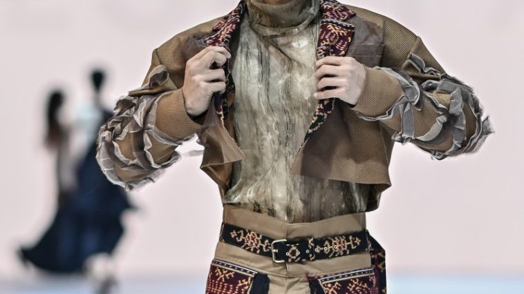 Opening Parade Kain Nusantara JFW 2025