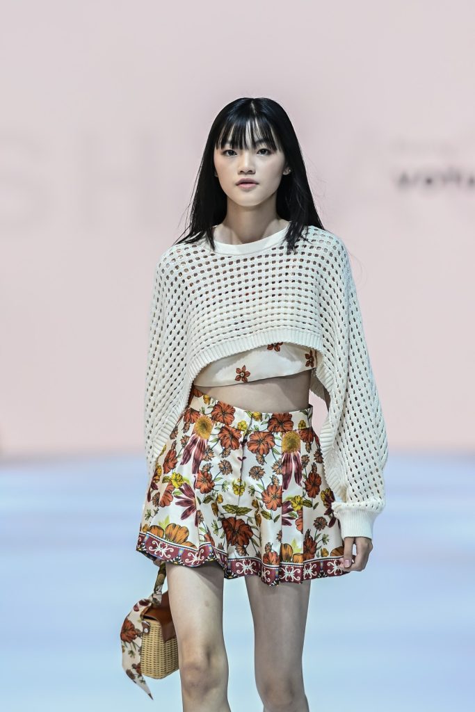 Opening Parade Kain Nusantara JFW 2025