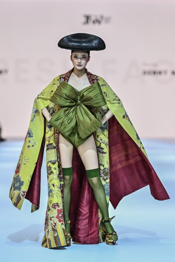 Opening Parade Kain Nusantara JFW 2025