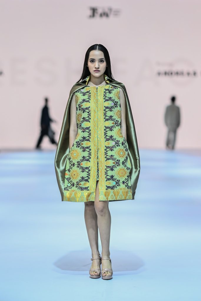 Opening Parade Kain Nusantara JFW 2025