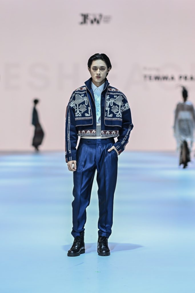 Opening Parade Kain Nusantara JFW 2025