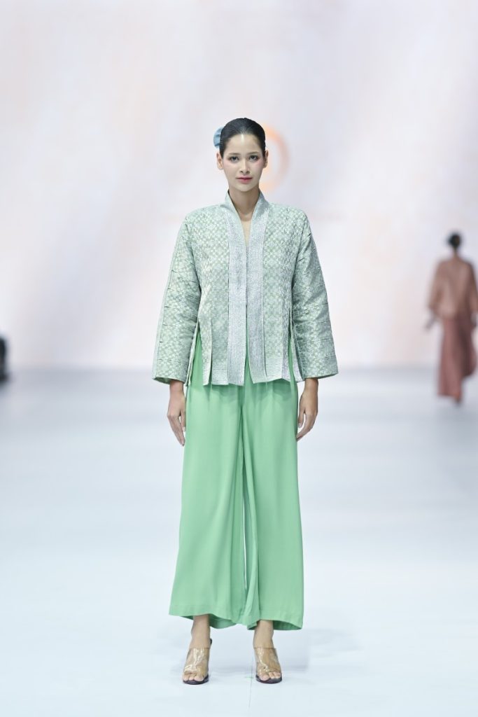 kain tenun songket Oscar Lawalata Culture