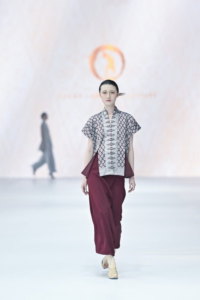 kain tenun songket Oscar Lawalata Culture