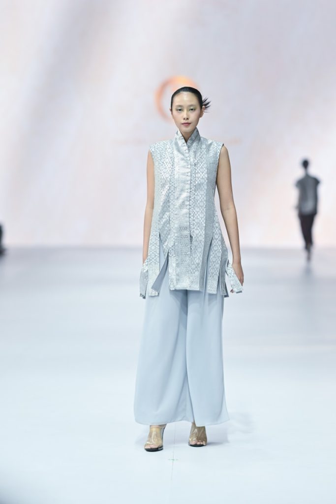 kain tenun songket Oscar Lawalata Culture