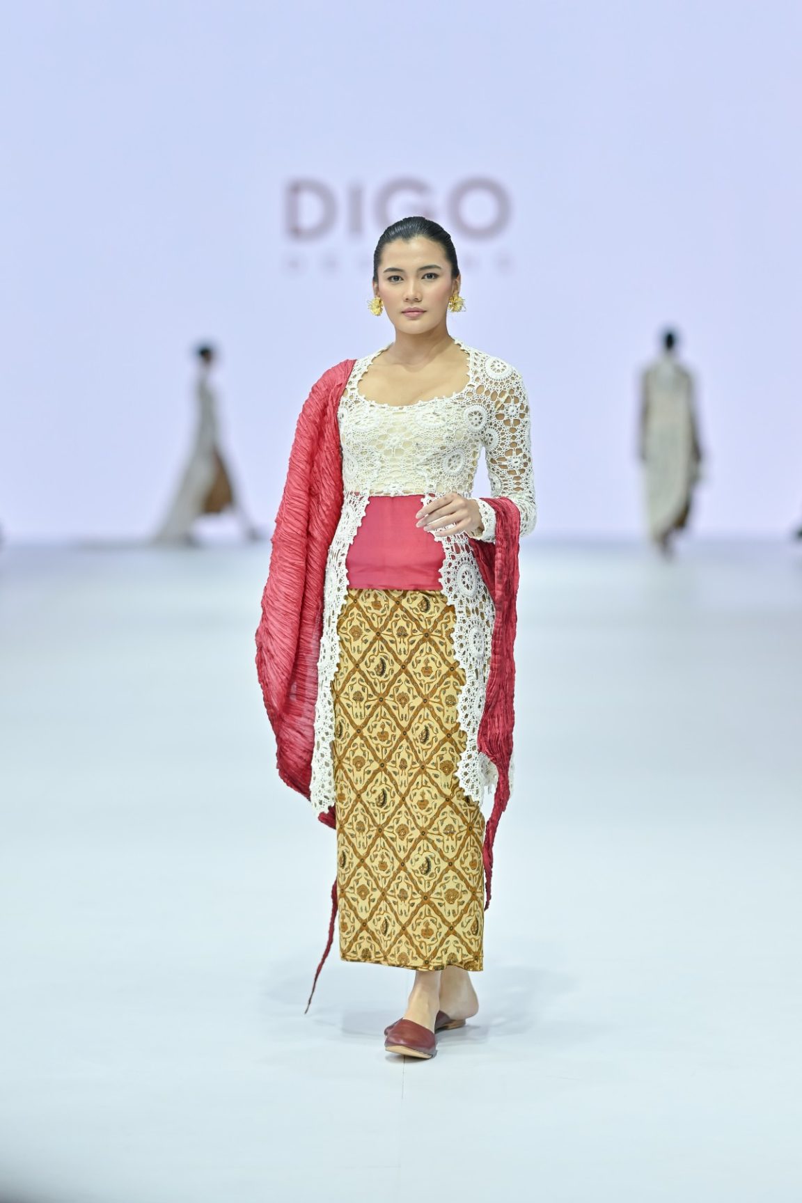 Digo Design memboyong koleksi busana pengantin di Jakarta Fashion Week 2025 sebagai simbol perayaan cinta dan komitmen.