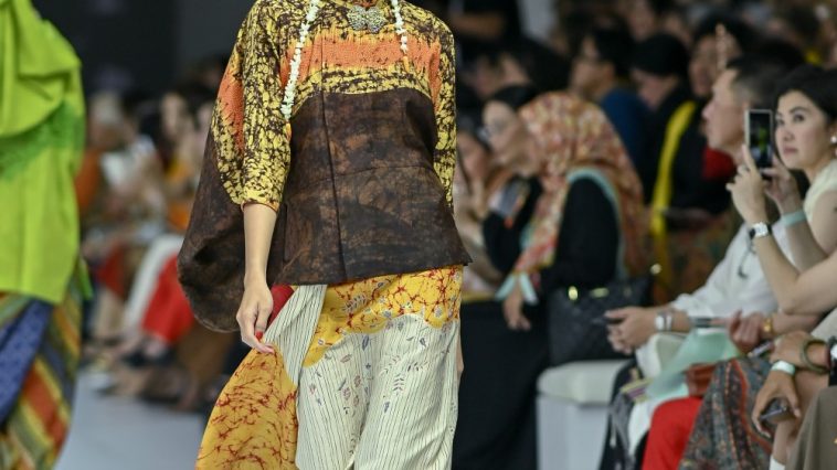 Kain tradisional Obin