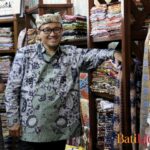 Pasar 17 Agustus jadi pusat batik tulis terbesar dunia. Tradisi kuat, harga beragam, kualitas unggul, budaya batik hidup sehari-hari.