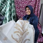 Nur Halimatusa'diah atau Diah, Pemilik Pondok Batik Sukabumi