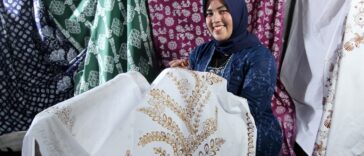 Nur Halimatusa'diah atau Diah, Pemilik Pondok Batik Sukabumi