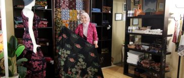 Dina Ayu Widiatuti Pemilik Batik Bogor Pancawati