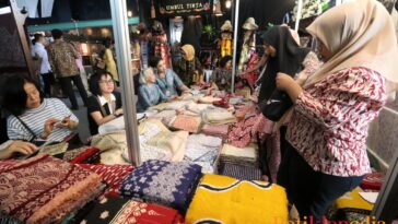 Situasi pameran di Gelar Batik Nusantara 2023 yang diikuti oleh para pemilik usaha batik