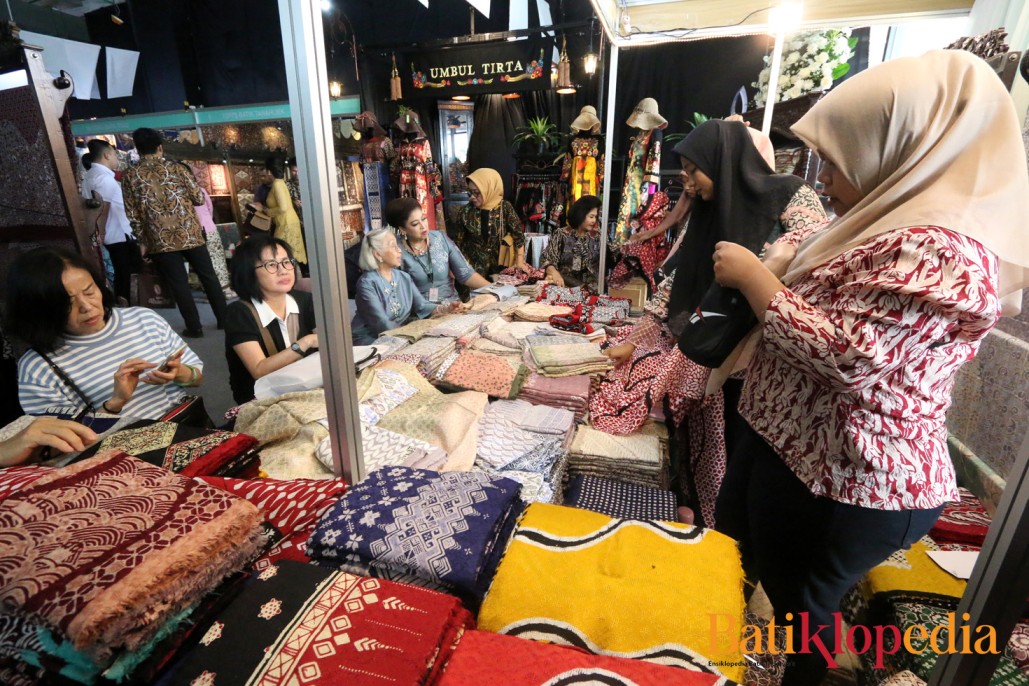 Situasi pameran di Gelar Batik Nusantara 2023 yang diikuti oleh para pemilik usaha batik