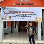 Komarudin Kudiya menjadi mentor batik di Kabupaten Fakfak