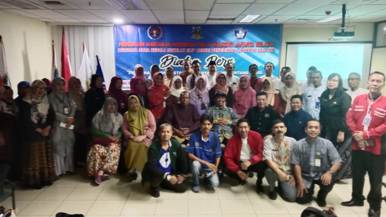 POKJA PWI JAKSEL ADAKAN MOU DAN DIALOG PERS DENGAN SUDIN PENDIDIKAN I