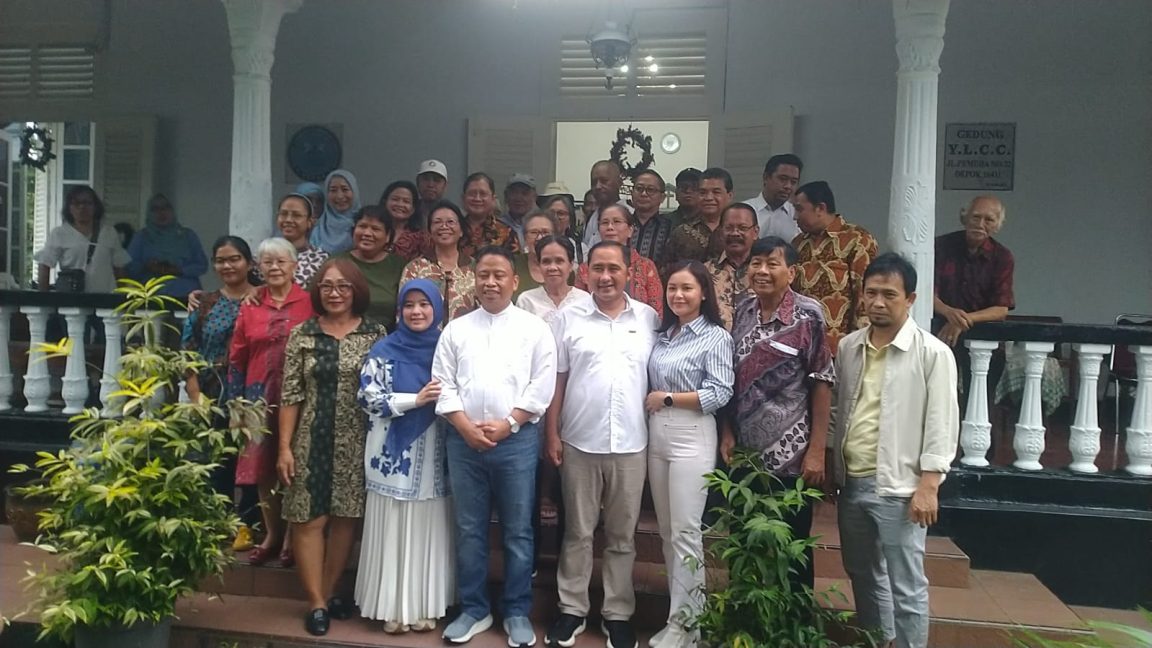Walikota Depok Supian Suri didampingi Wakil Walikota Depok Chandra Rahmansyah menyambangi Jalan Pemuda, Pancoranmas, Depok Lama .