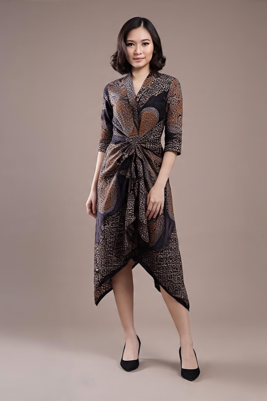 OOTD Batik: Dress Batik Gelap + Sepatu Hitam
