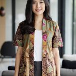 OOTD Batik - Outer Batik, Kaos Polos + Celana Monochrome