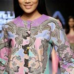 Outlook batik yang variatif menambah fenomena batik di era digital.