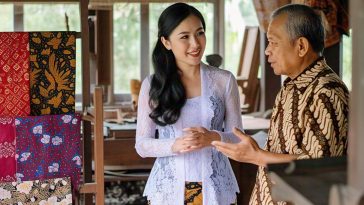 Materi yang diberikan sekolah adalah dasar mengenal sejarah batik. Dari dasar tersebut ada penelusuran sejarah singkat batik lainnya.