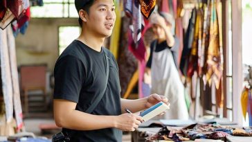 peran penulis artikel berorientasi pada informasi batik agar meningkatkan exposure.