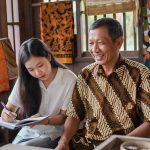 Di balik motif batik, punya cerita yang sarat sejarah dan filosofis. Hal ini menjadi bahan baku penulis artikel untuk mempresentasikannya