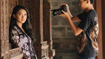 Keunggulan dari produk batik, selain menjadi barang dagangan bernilai budaya, juga memiliki konten yang bisa diceritakan sebagai nilai tambah