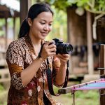 Dari canting ke coding, batik di pusaran zaman digital yang penuh kemudahan. Di sisi lain ada tradisi yang dipertahankan dan harus hidup.