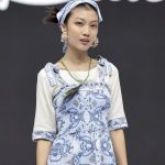 Cap Bali, sebuah brand fashion asal Bali tampil di Indonesia Fashion Week 2025. Mereka menampilkan kriya busana yang dihasilkan via handprint