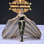Kukuh Hariyawan adalah orang di balik label Kebaya Adhikari, komitmen tinggi terhadap proses kreatif, Kukuh kerap menampilkan kebaya glamour.