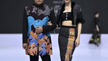 Batik Marunda tampil memikat di Indonesia Fashion Week 2025, bawa pesona pesisir Jakarta dan semangat budaya urban yang autentik.