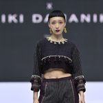 wastra nusantara di tangan Riki Damanik yang didapuk Dekrasnda kota Medan, digubah menjadi mild dengan konsep busana chic dan ready to wear.